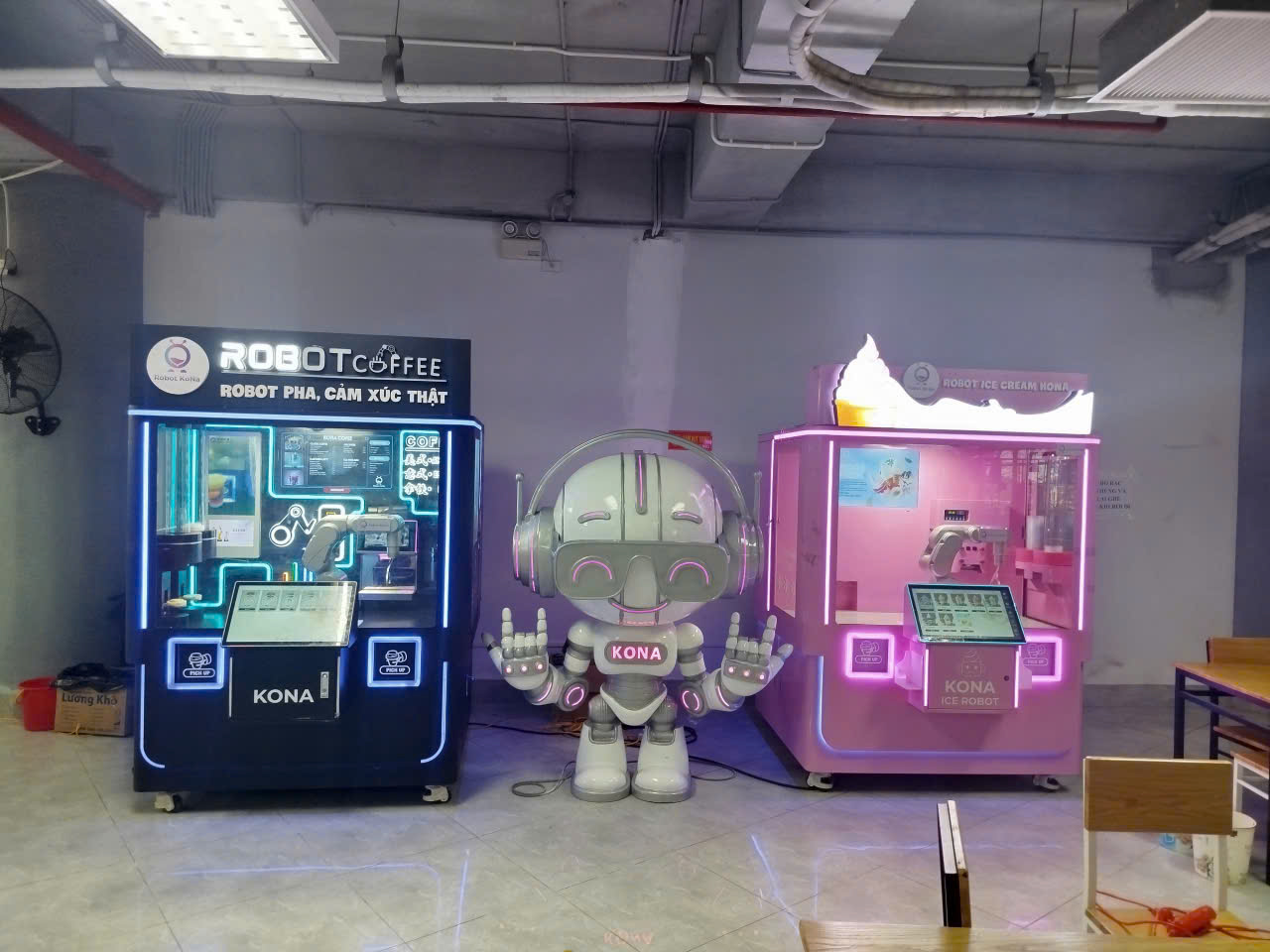 U-Mart ra mắt máy bán hàng tự động tại Học viện Chính sách & Phát triển